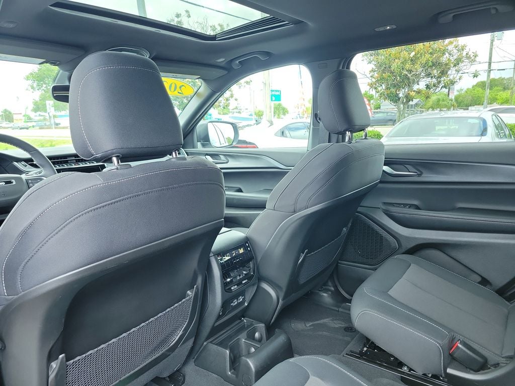 2024 Jeep Grand Cherokee L Laredo