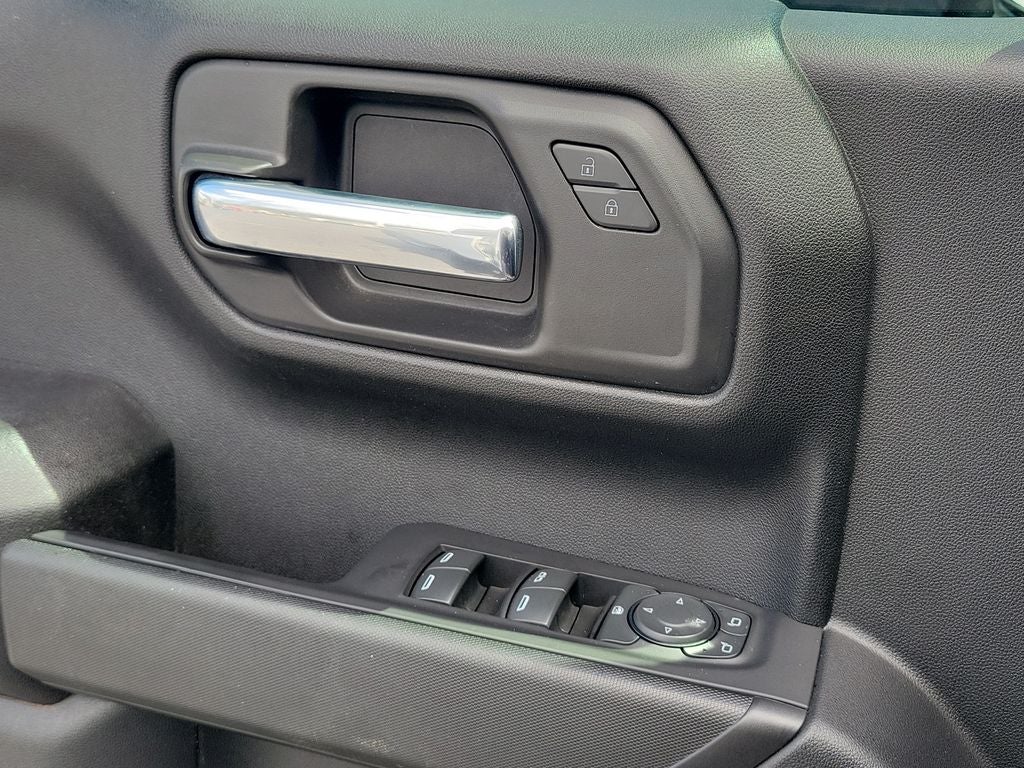 2023 GMC Sierra Pro