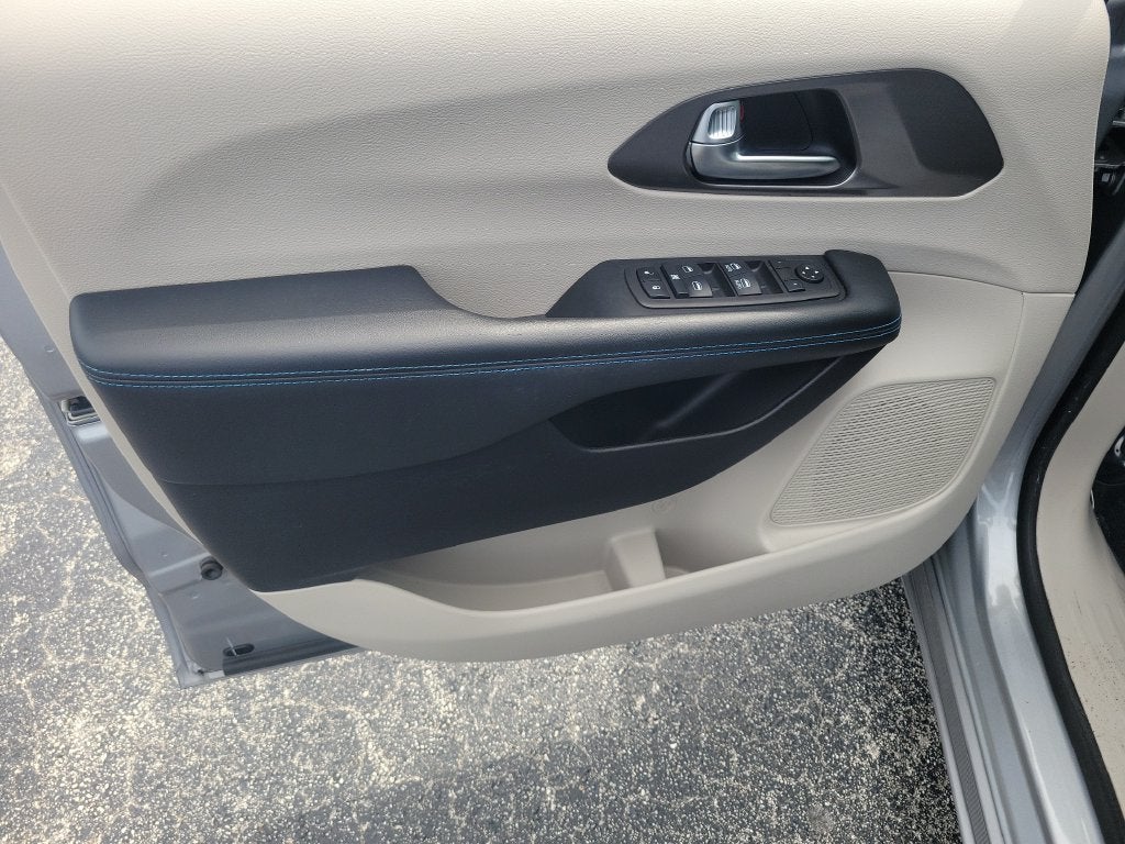 2021 Chrysler Pacifica Touring