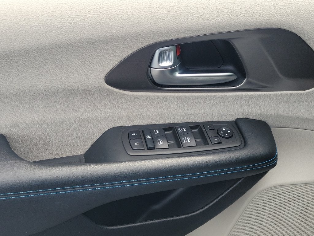 2021 Chrysler Pacifica Touring