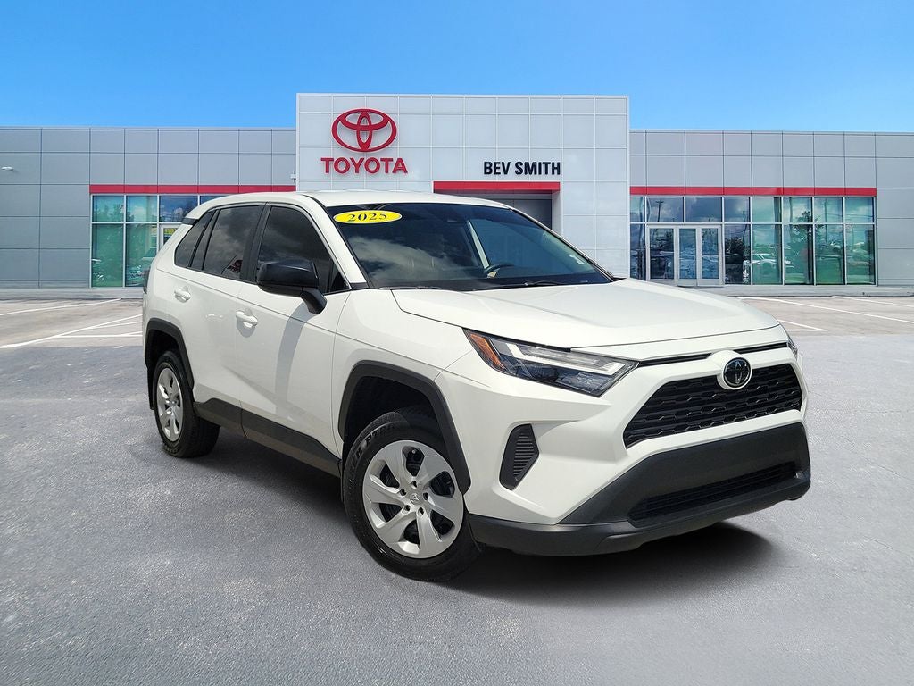 2025 Toyota RAV4 LE
