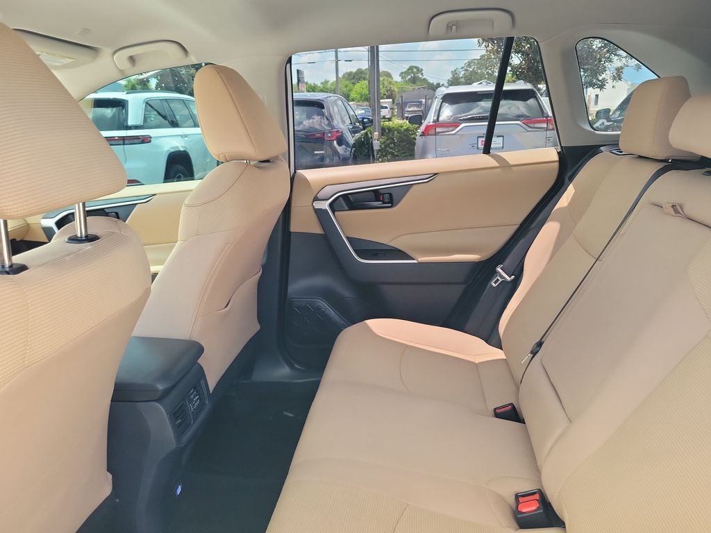 2025 Toyota RAV4 LE