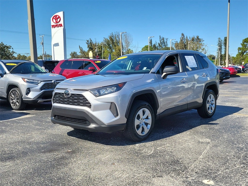 2022 Toyota RAV4 LE