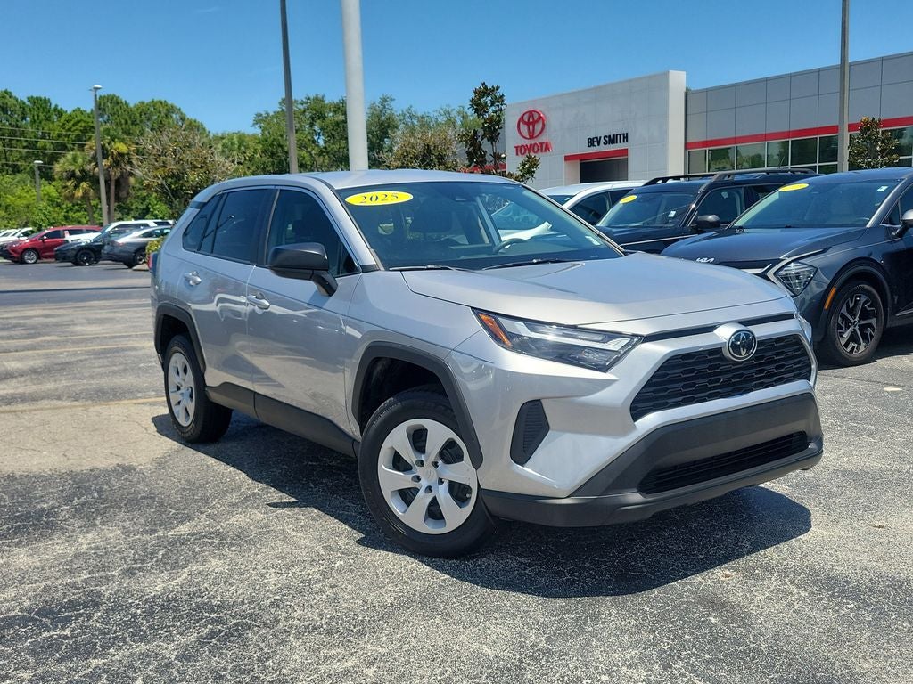 2025 Toyota RAV4 LE