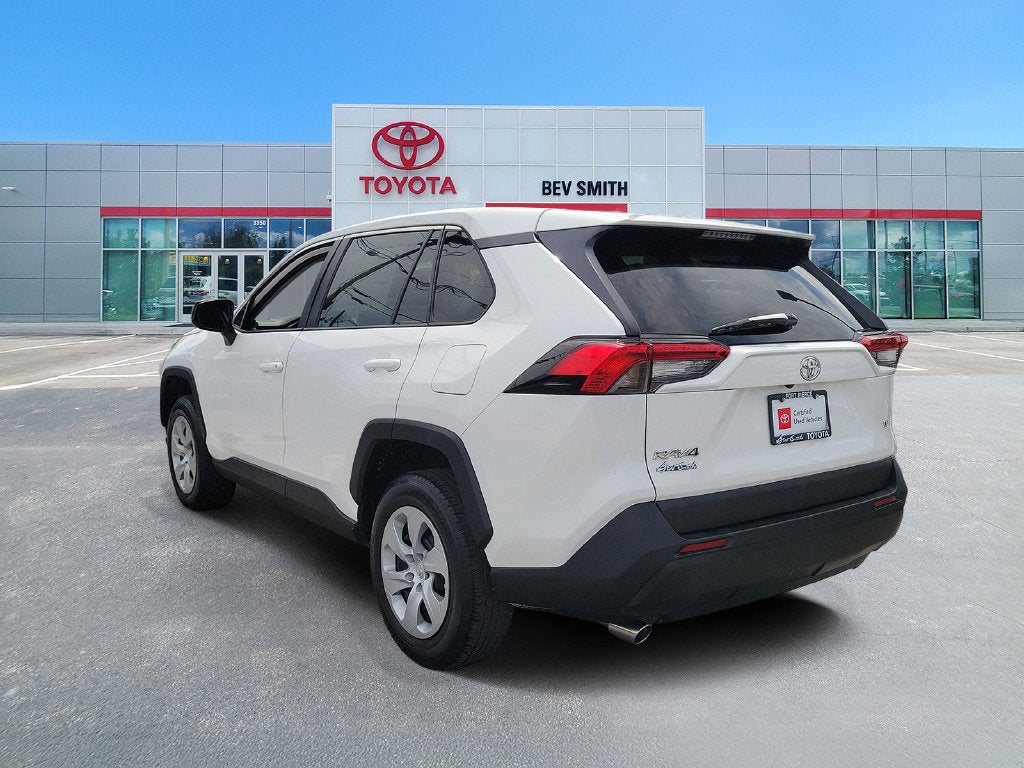 2024 Toyota RAV4 LE
