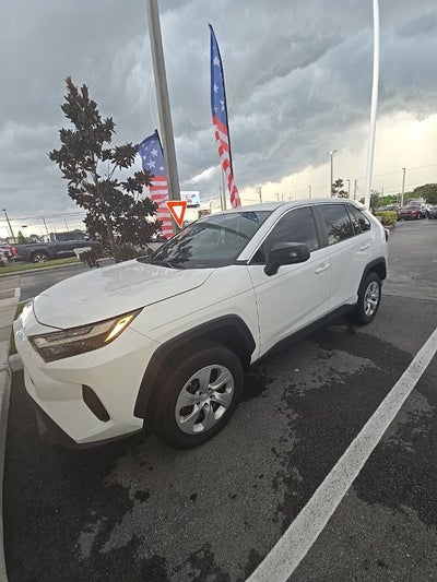 2025 Toyota RAV4 LE