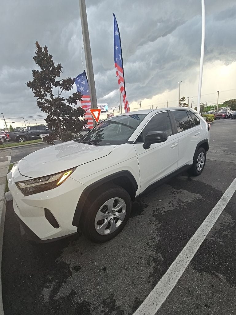 2025 Toyota RAV4 LE
