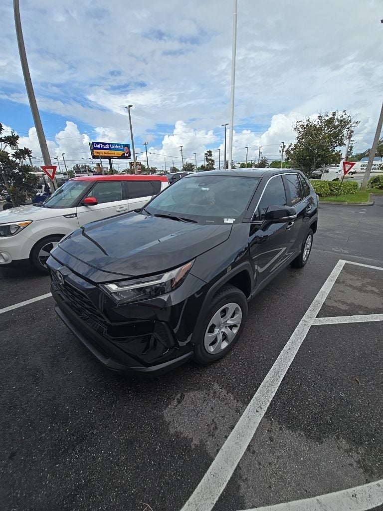 2025 Toyota RAV4 LE