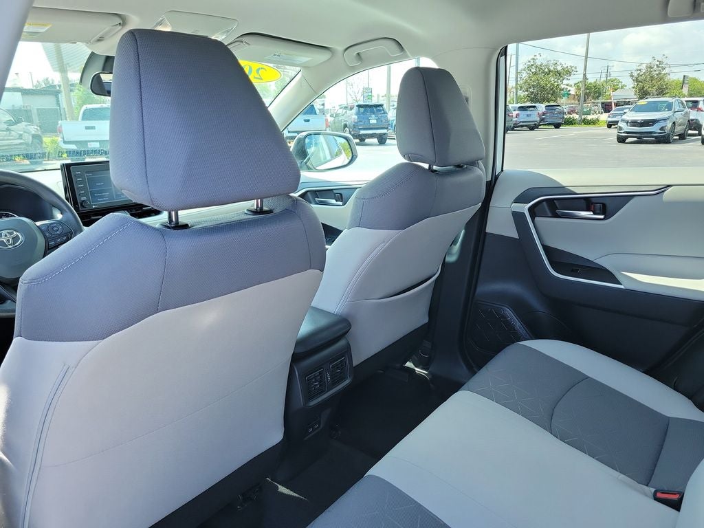 2022 Toyota RAV4 XLE