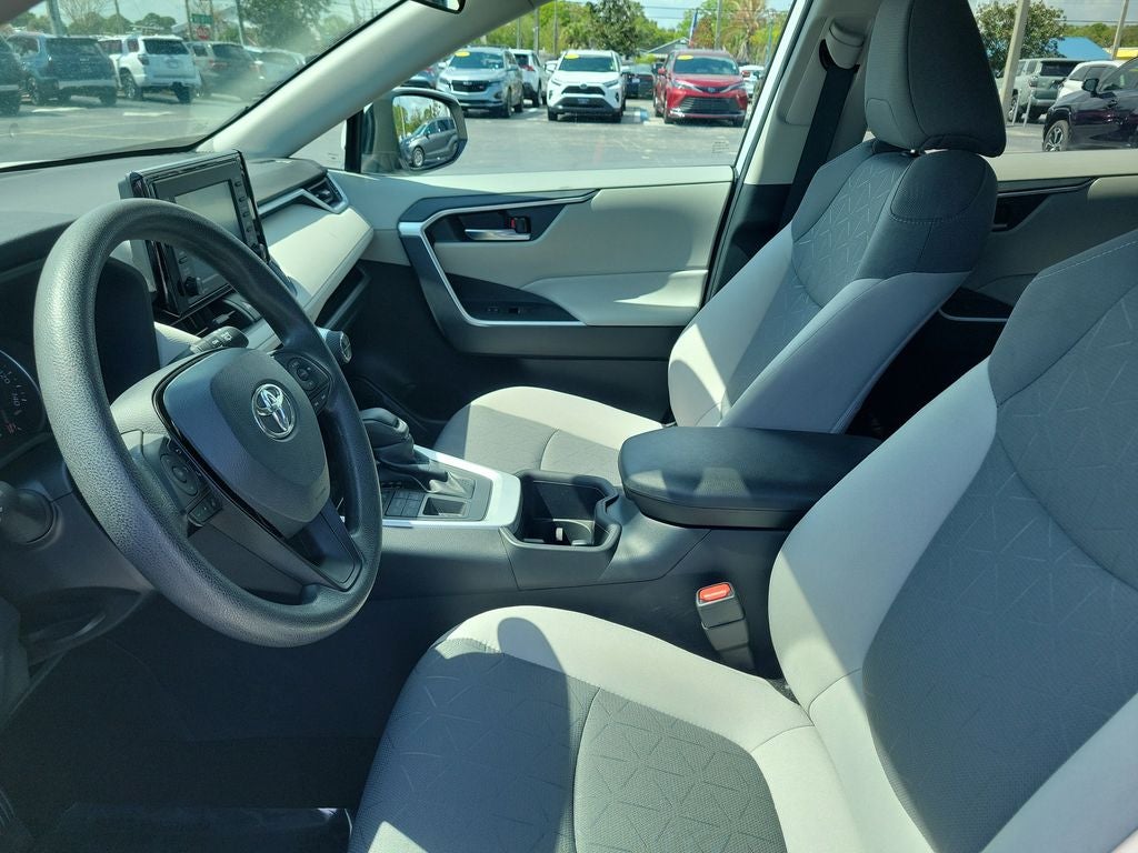 2022 Toyota RAV4 XLE