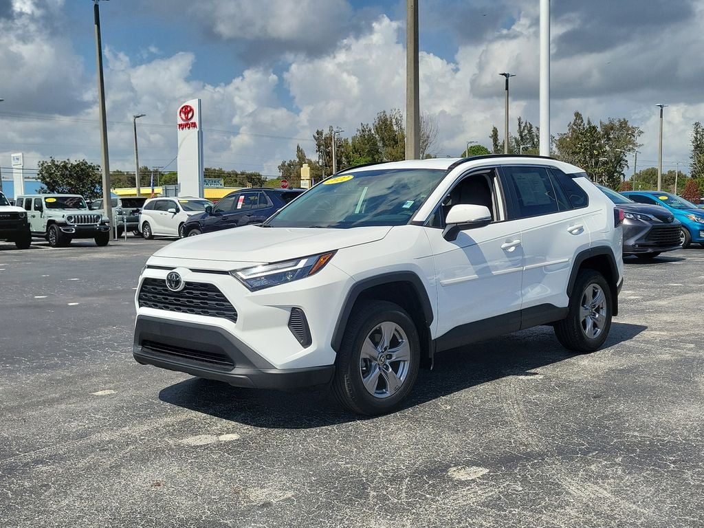 2022 Toyota RAV4 XLE