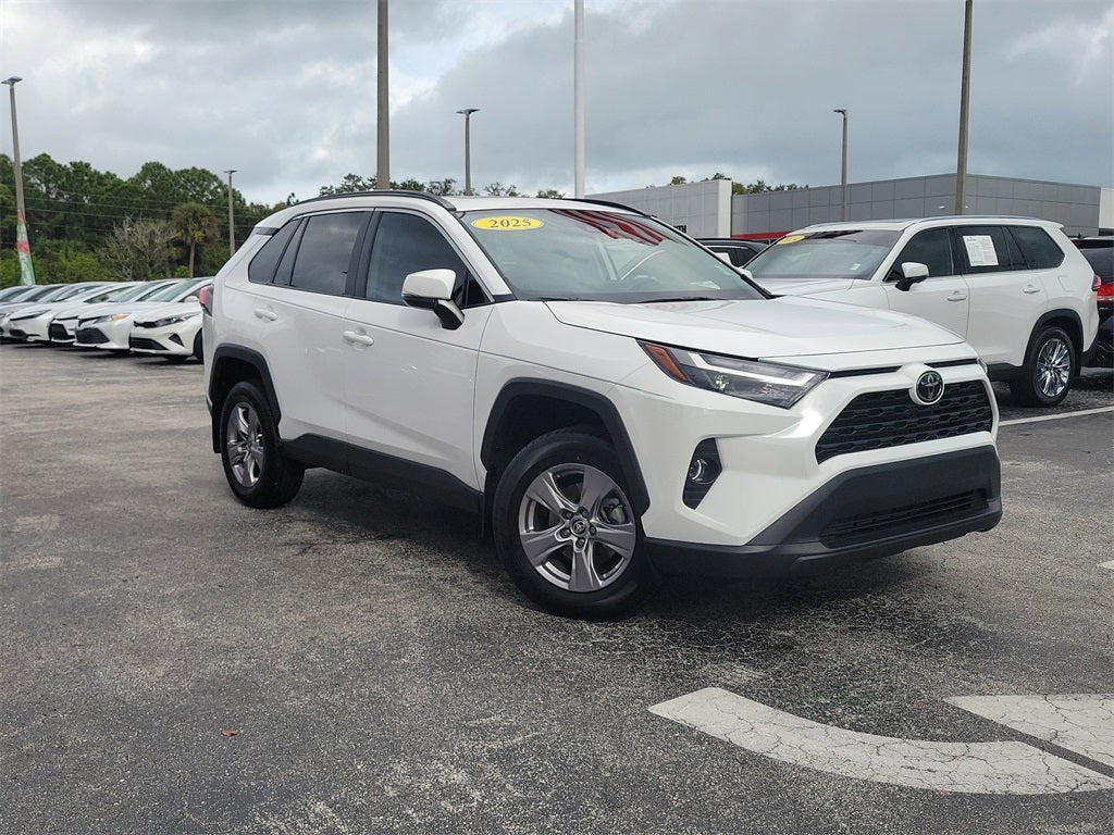 2025 Toyota RAV4 XLE