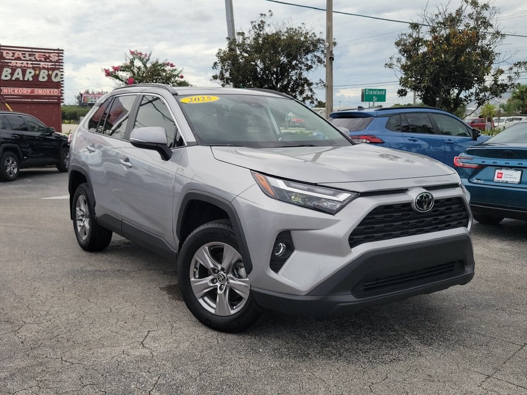 2025 Toyota RAV4 XLE