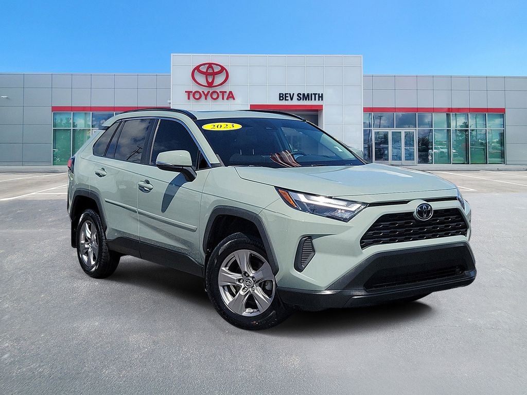 2023 Toyota RAV4 XLE