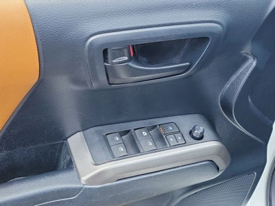 2019 Toyota Tacoma SR V6