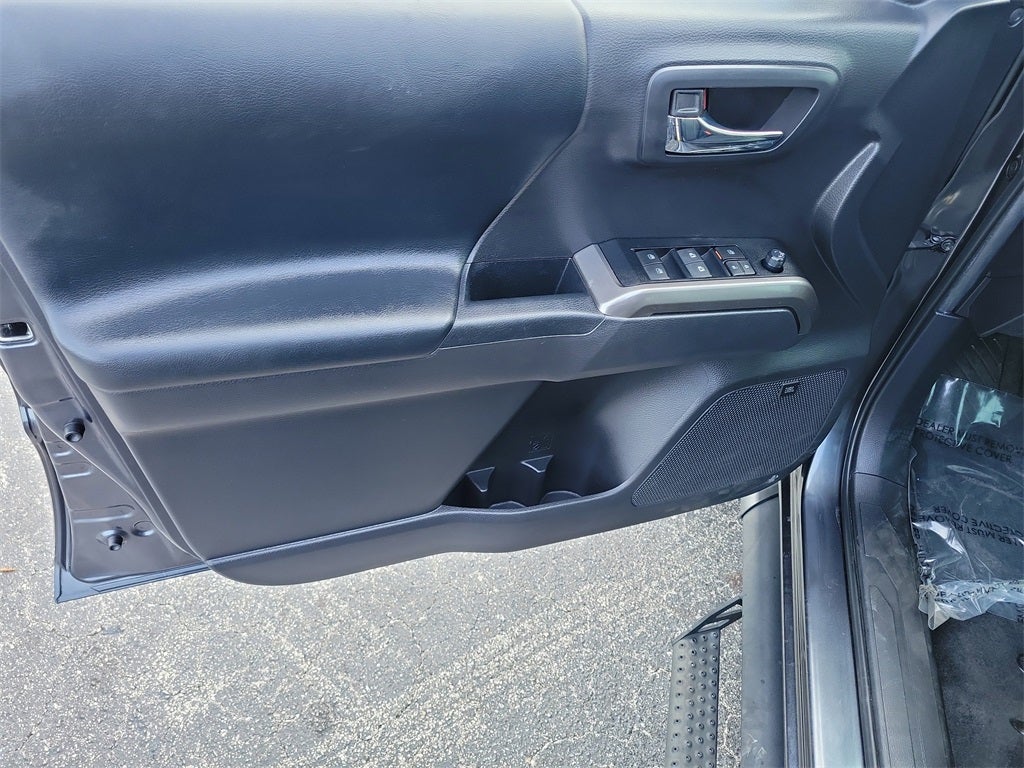 2022 Toyota Tacoma Limited V6