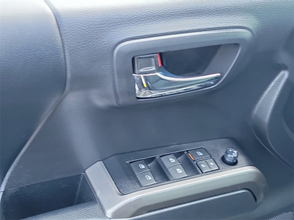 2022 Toyota Tacoma Limited V6