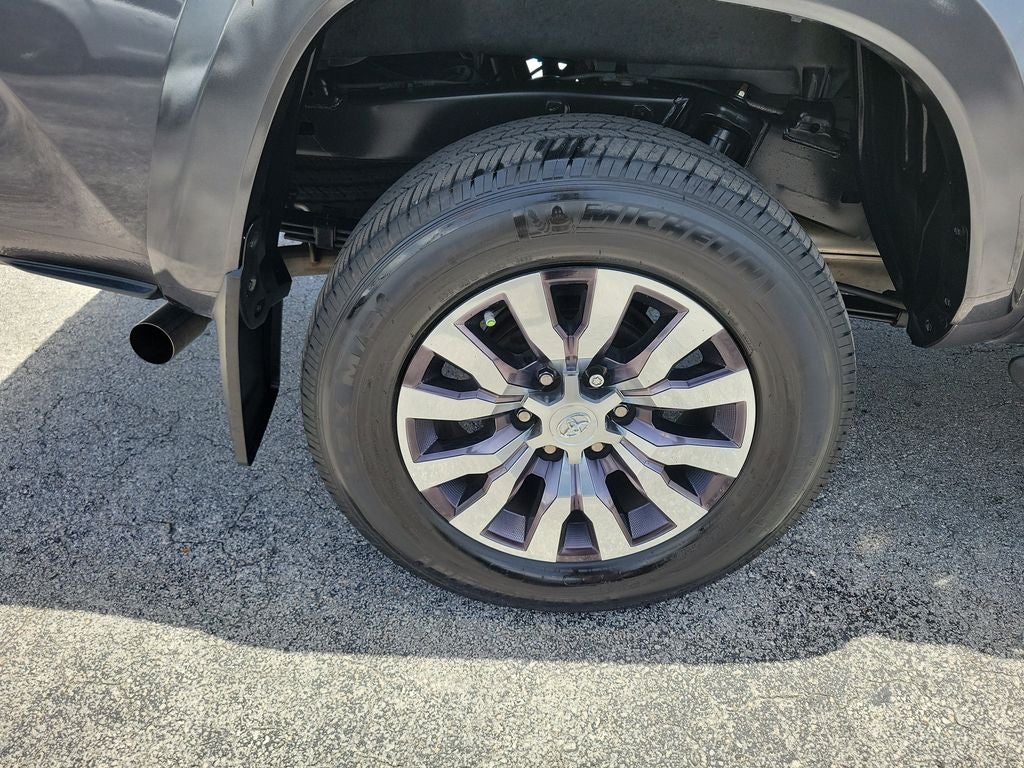 2023 Toyota Tacoma Limited V6