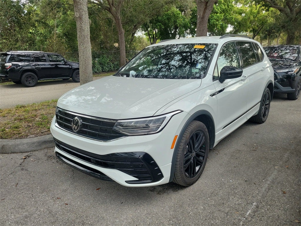 2022 Volkswagen Tiguan 2.0T SE R-Line Black