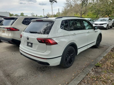 2022 Volkswagen Tiguan 2.0T SE R-Line Black