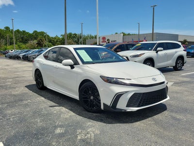 2025 Toyota Camry SE