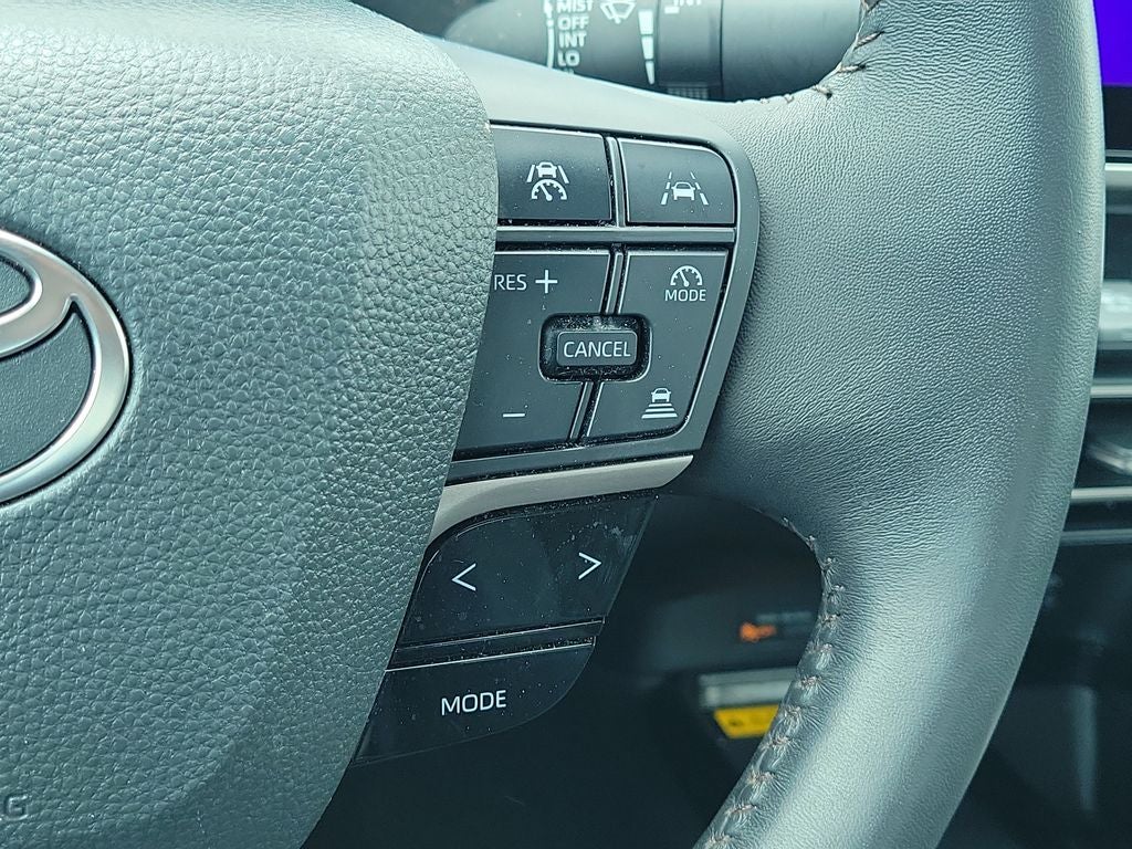 2025 Toyota CAMRY XLE