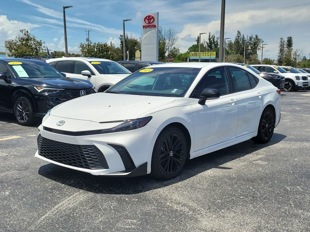 2025 Toyota Camry SE
