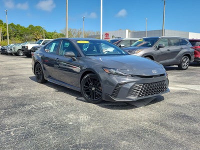 2025 Toyota Camry SE