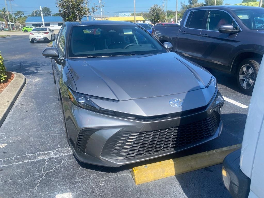 2025 Toyota Camry SE