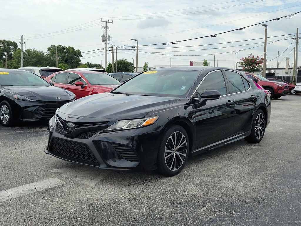 2020 Toyota Camry SE