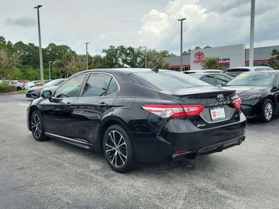 2020 Toyota Camry SE