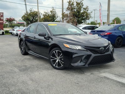 2020 Toyota Camry SE