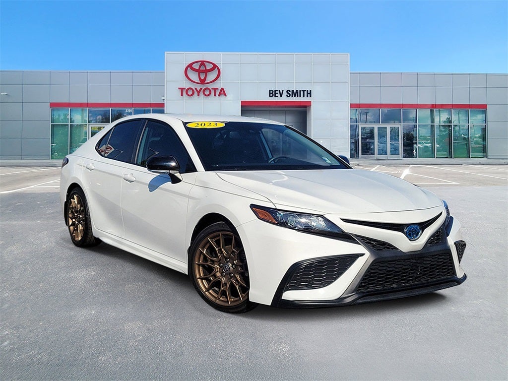 2023 Toyota Camry Hybrid SE