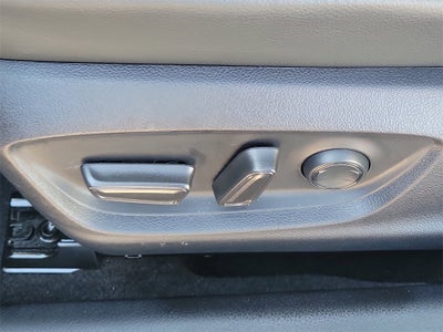 2023 Toyota Camry Hybrid SE