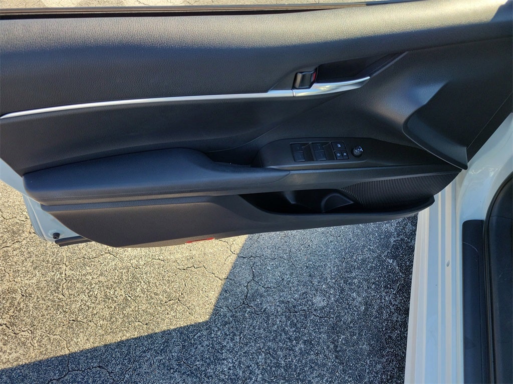 2023 Toyota Camry Hybrid SE