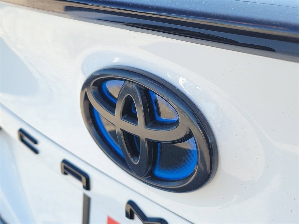 2023 Toyota Camry Hybrid SE