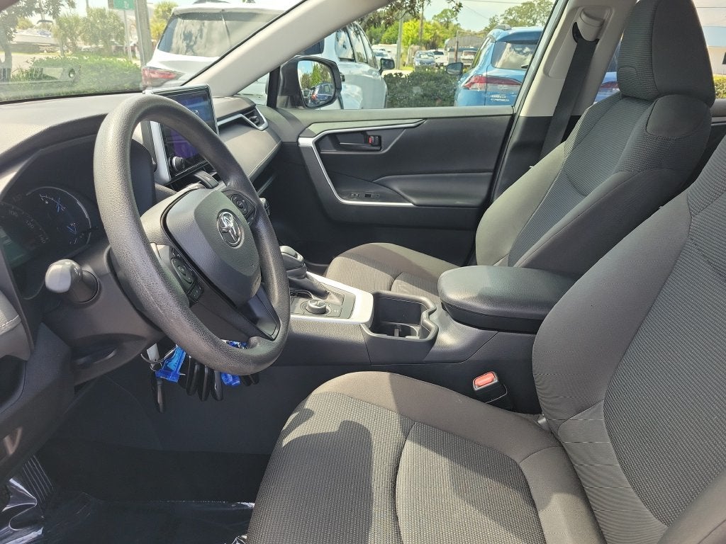 2025 Toyota RAV4 Hybrid LE