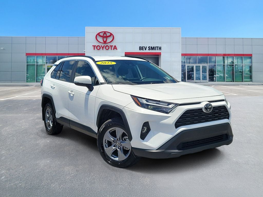 2025 Toyota RAV4 Hybrid XLE