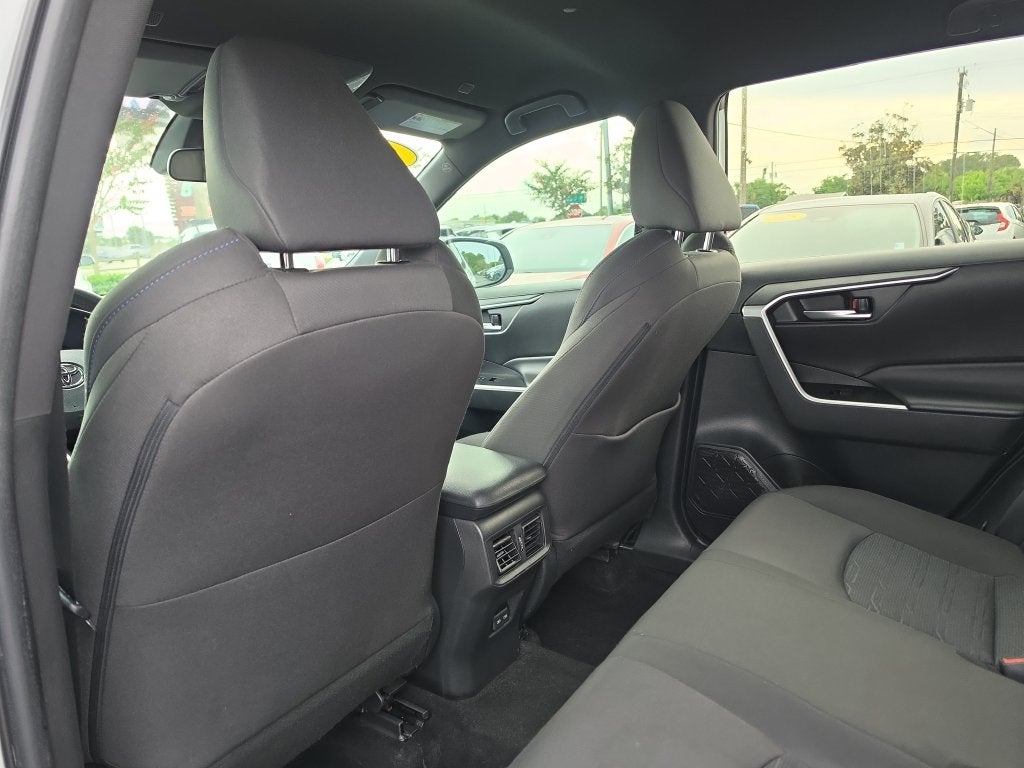 2023 Toyota RAV4 Hybrid SE