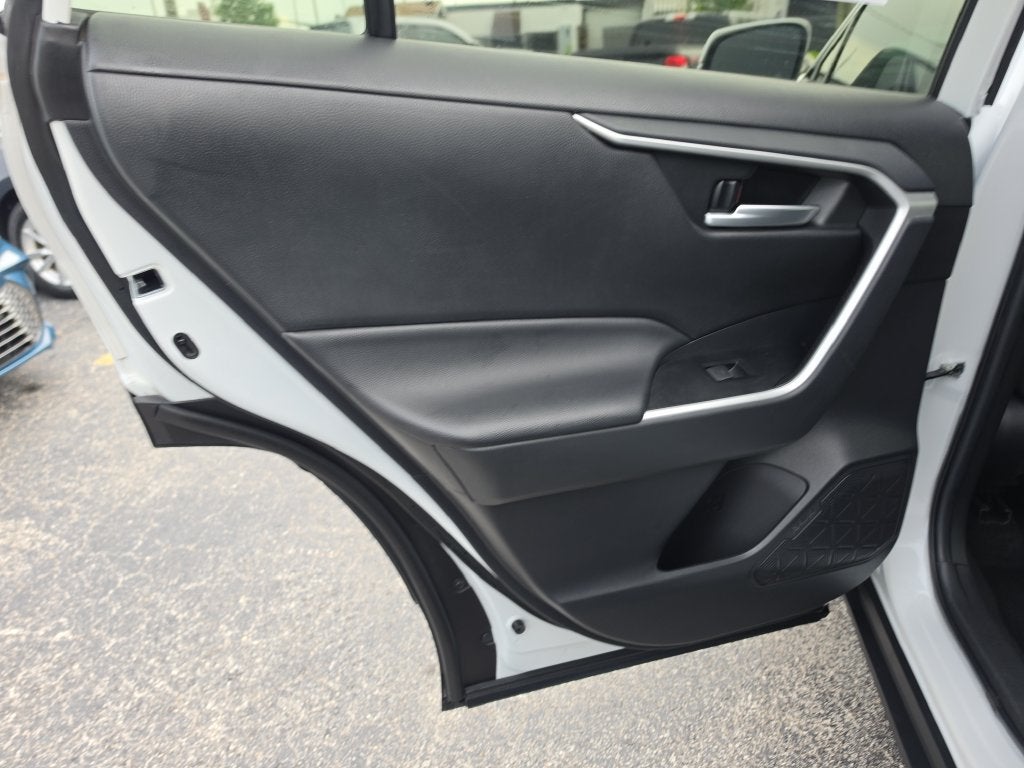 2023 Toyota RAV4 Hybrid SE