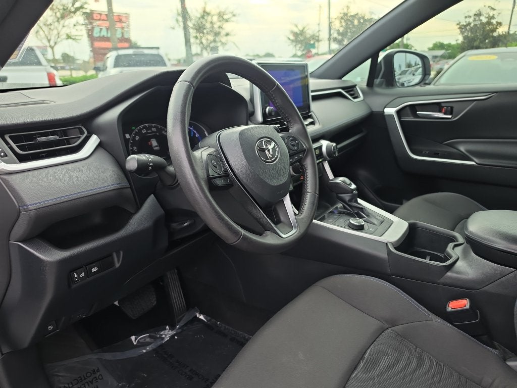 2023 Toyota RAV4 Hybrid SE