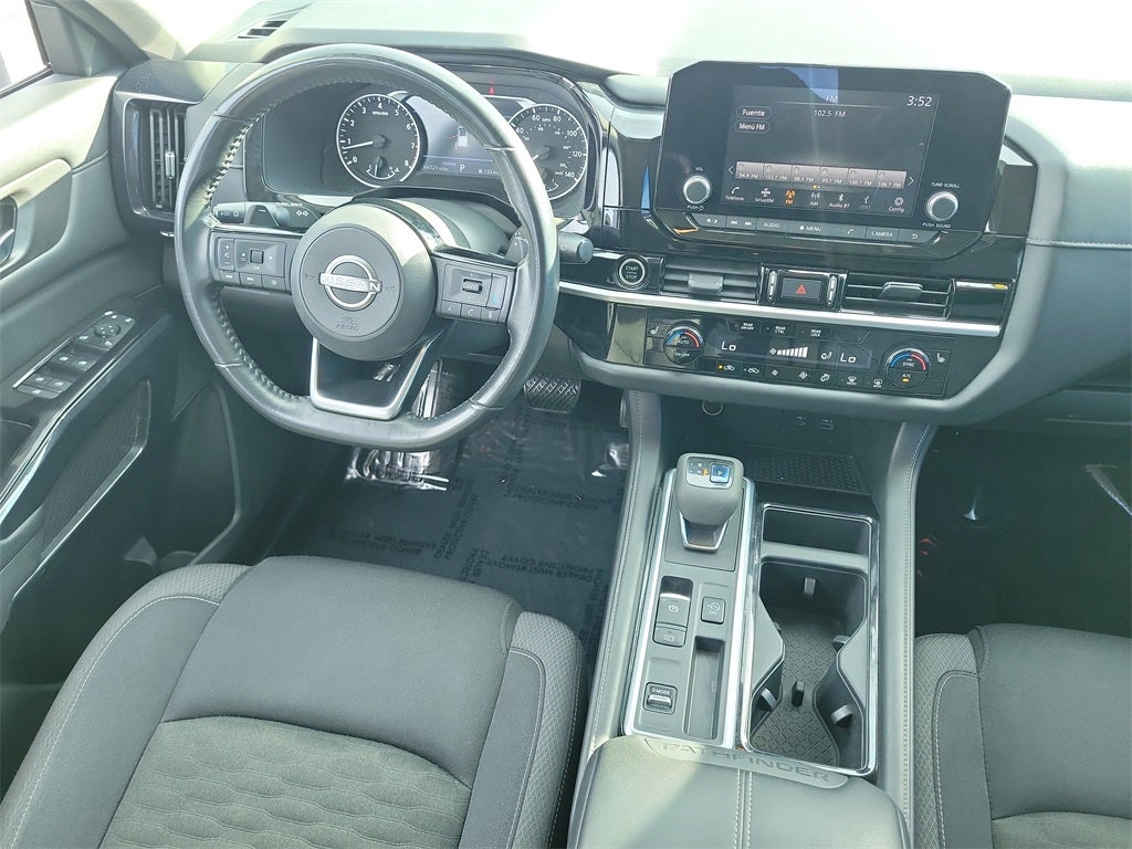 2022 Nissan Pathfinder SV