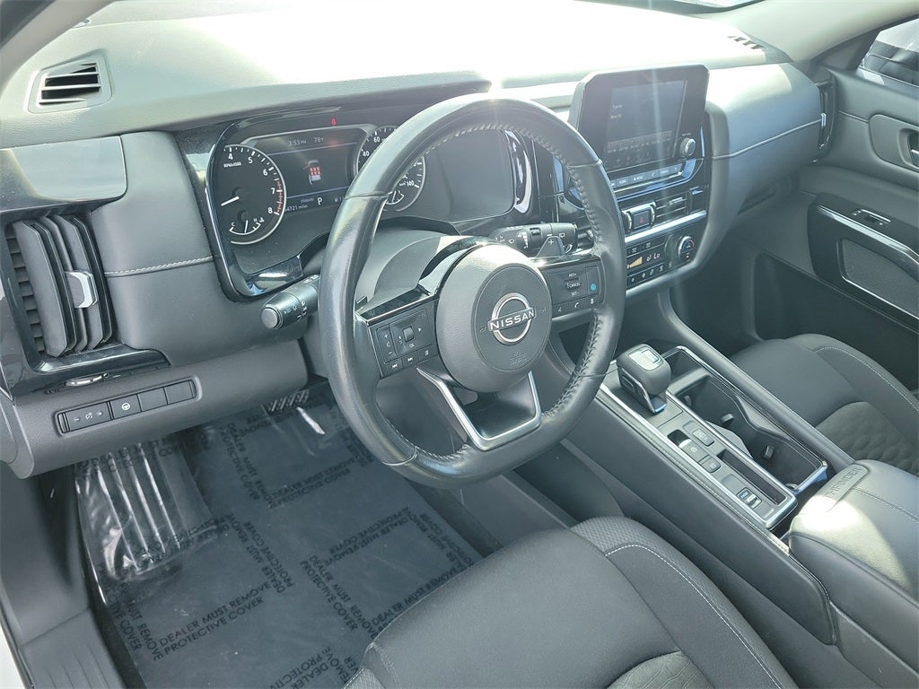 2022 Nissan Pathfinder SV