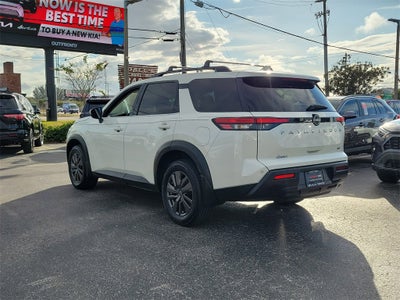 2022 Nissan Pathfinder SV