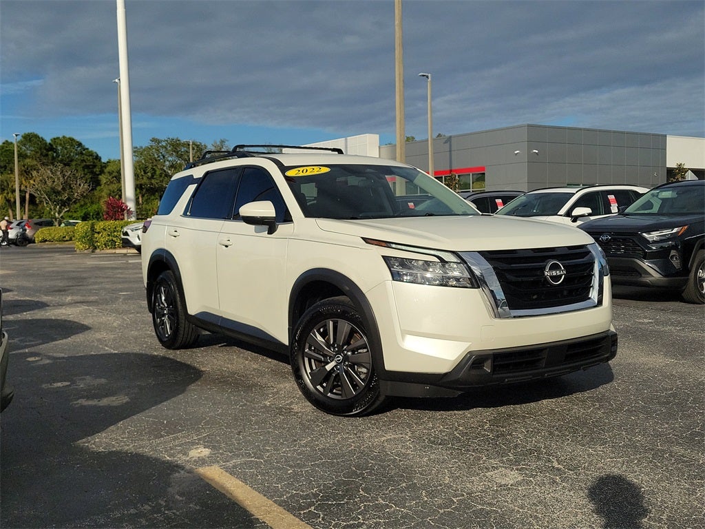 2022 Nissan Pathfinder SV