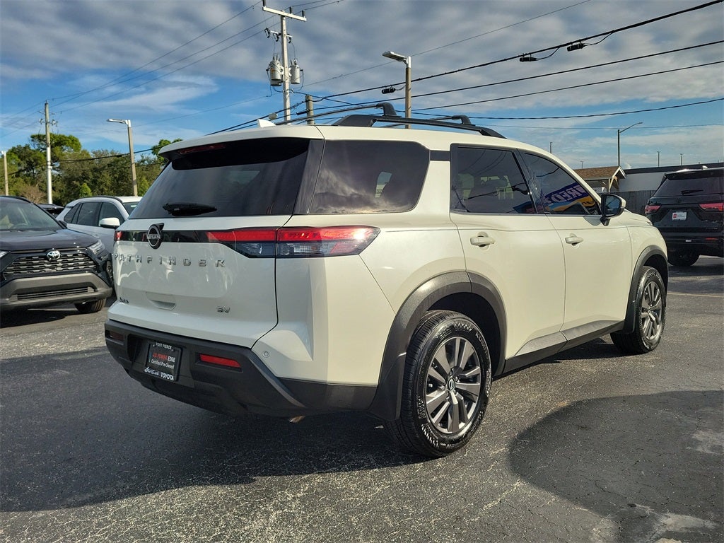 2022 Nissan Pathfinder SV