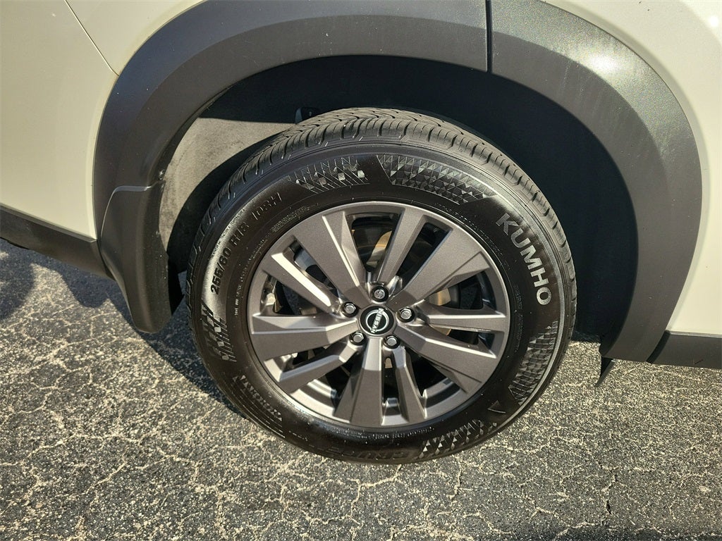 2022 Nissan Pathfinder SV