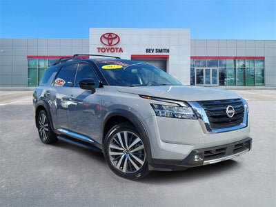2022 Nissan Pathfinder Platinum