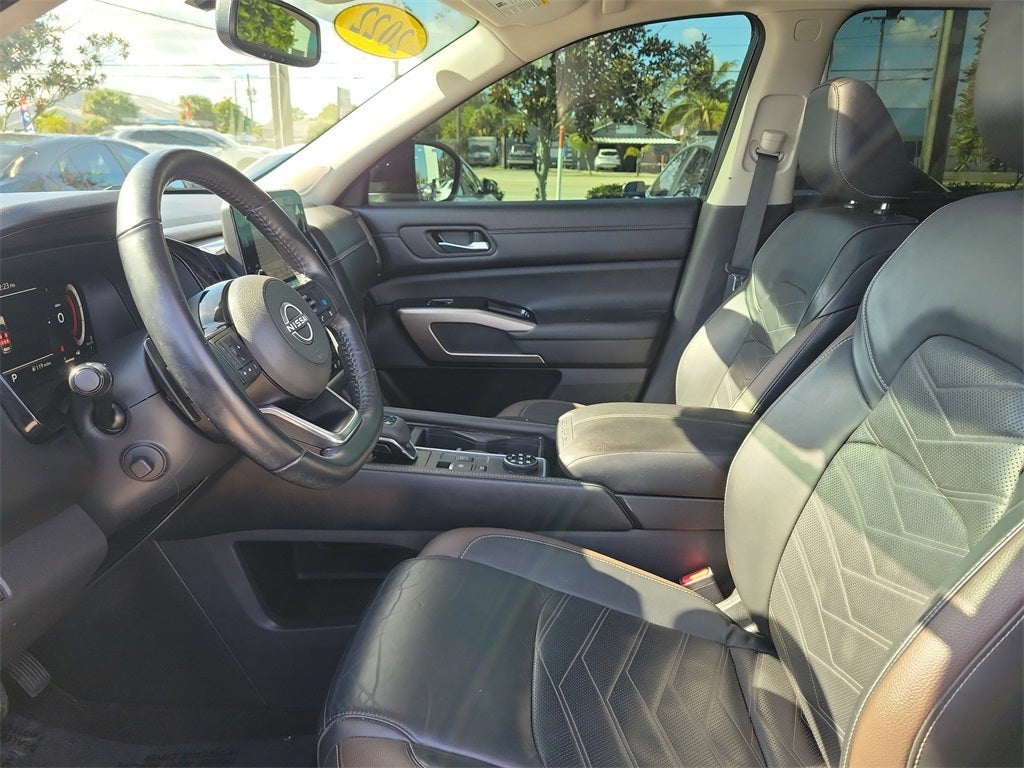 2022 Nissan Pathfinder Platinum