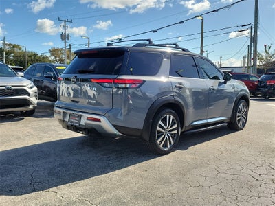 2022 Nissan Pathfinder Platinum